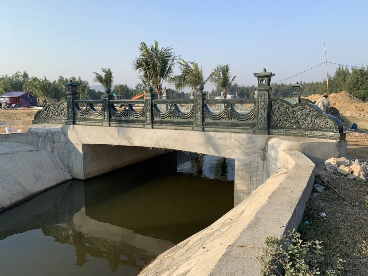 C&ocirc;ng tr&igrave;nh lăng mộ đ&aacute; xanh nguy&ecirc;n khối d&ograve;ng tộc Nguyễn Văn