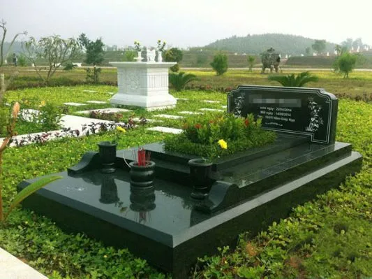 Mẫu mộ đá Granite Đức Chiến MGĐC009