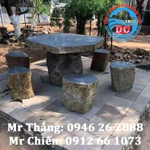 Bàn ghế đá