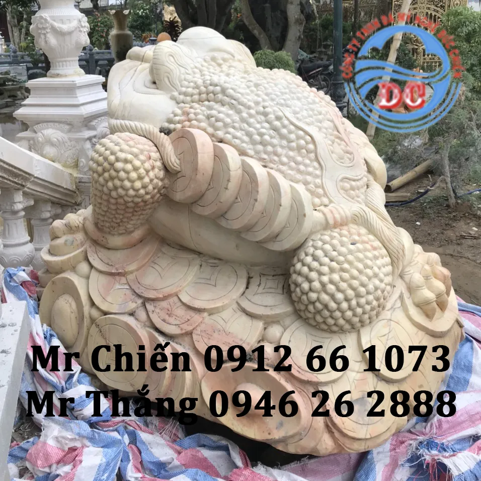 Mẫu con c&oacute;c l&agrave;m bằng đ&aacute; v&agrave;ng đẹp tại Đức Chiến
