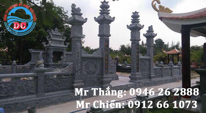 Cổng đ&aacute; của to&agrave;n khu lăng mộ