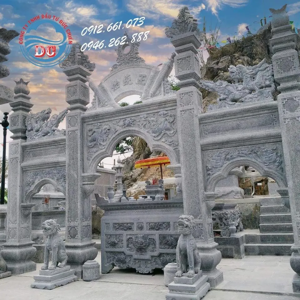Cổng đá tứ trụ