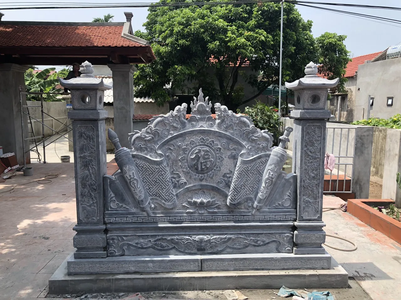 Cuốn thư đá Đức Chiến mẫu CTĐC009