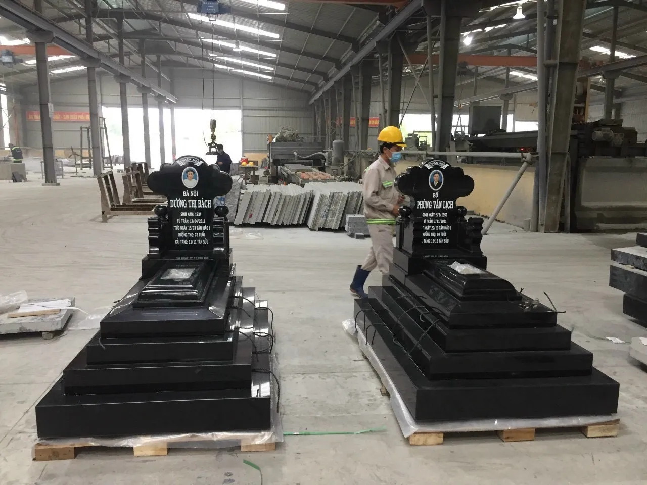 Mẫu mộ đá Granite Đức Chiến MGĐC004